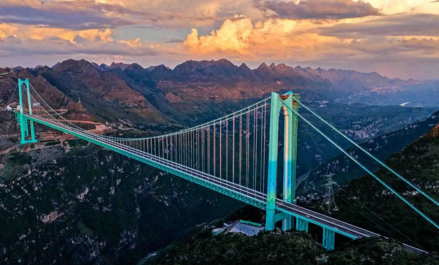 Podul-Podul-Marelui-Canion-Huajiang-profimedia.jpg-1759383799fa31212d-9cc5-48d4-bf32-56366cb1cc40-1759383801e05364e8-e95f-420a-9667-cab5142012e9